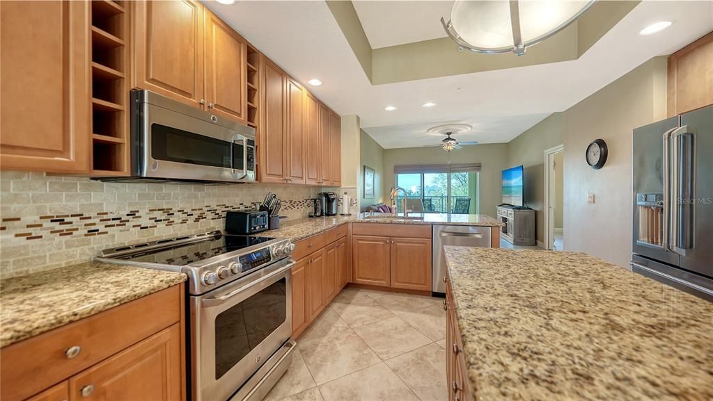 В аренду: $10,000 (3 спален, 2 ванн, 2467 Квадратных фут)