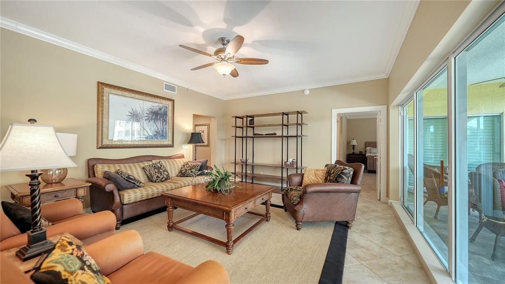 В аренду: $10,000 (3 спален, 2 ванн, 2467 Квадратных фут)