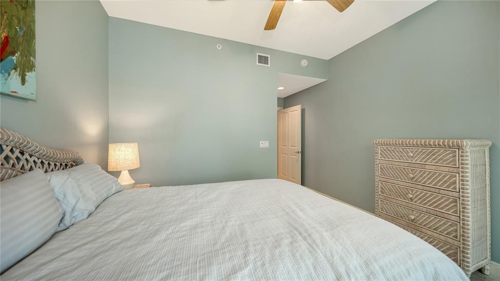 В аренду: $10,000 (3 спален, 2 ванн, 2467 Квадратных фут)