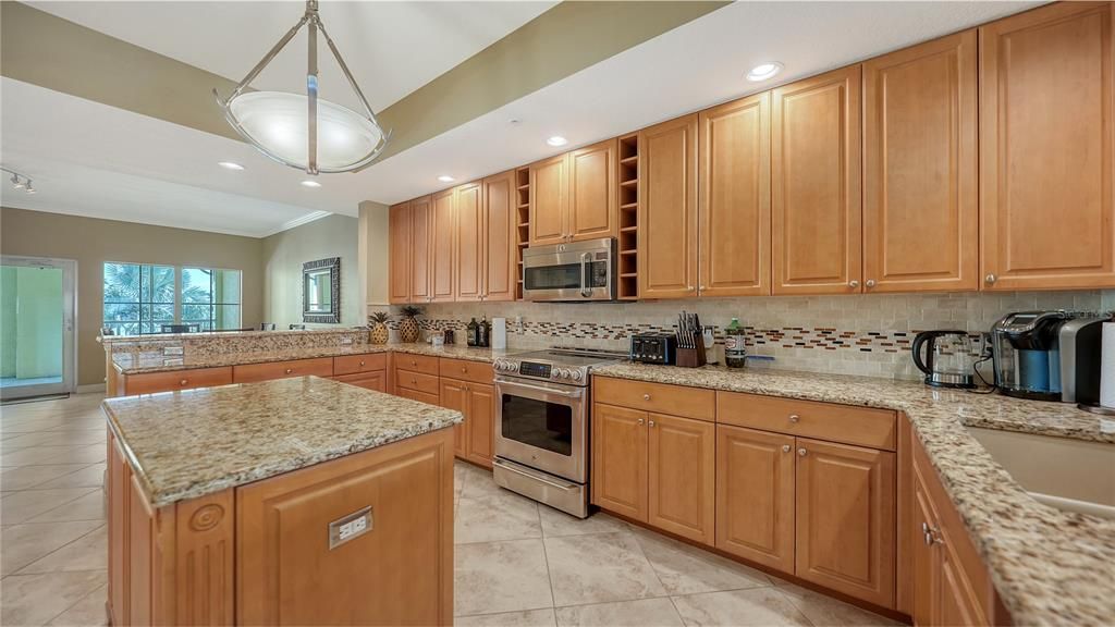 В аренду: $10,000 (3 спален, 2 ванн, 2467 Квадратных фут)