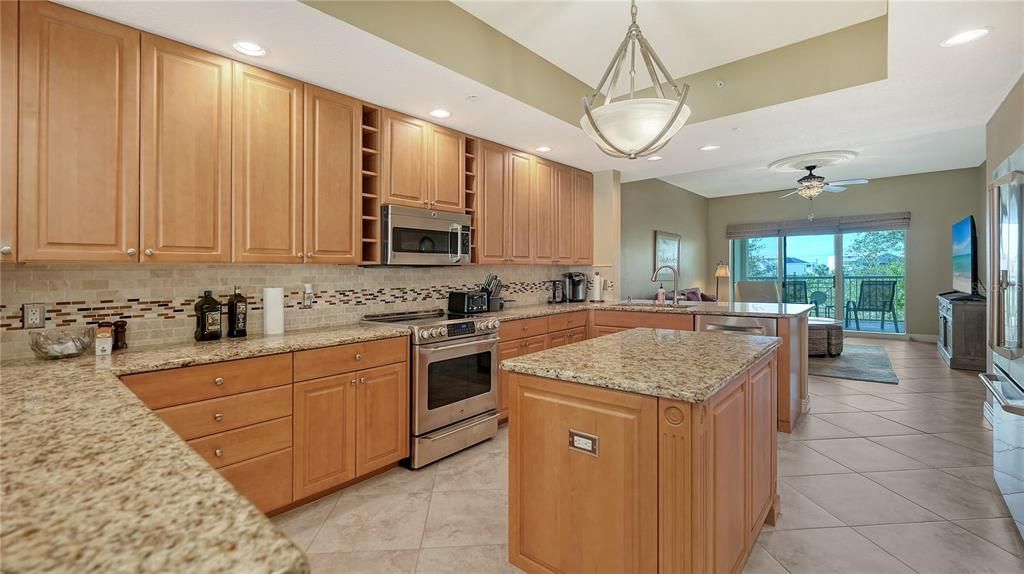 В аренду: $10,000 (3 спален, 2 ванн, 2467 Квадратных фут)