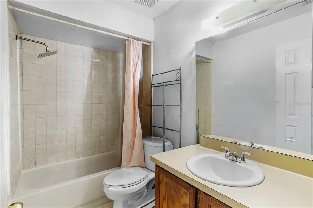 待售: $395,000 (4 贝兹, 0 浴室, 3118 平方英尺)