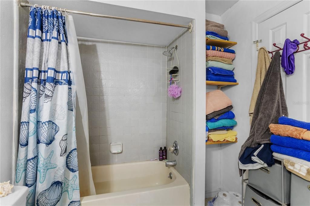 待售: $395,000 (4 贝兹, 0 浴室, 3118 平方英尺)