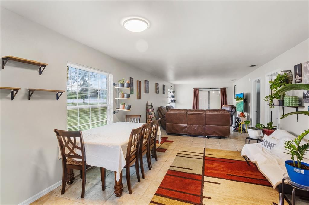 待售: $395,000 (4 贝兹, 0 浴室, 3118 平方英尺)