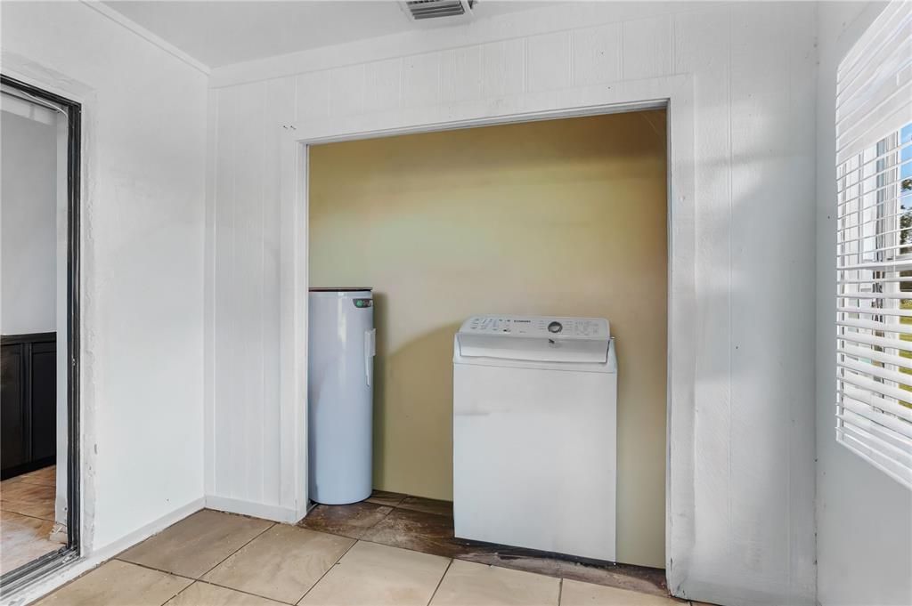 待售: $395,000 (4 贝兹, 0 浴室, 3118 平方英尺)