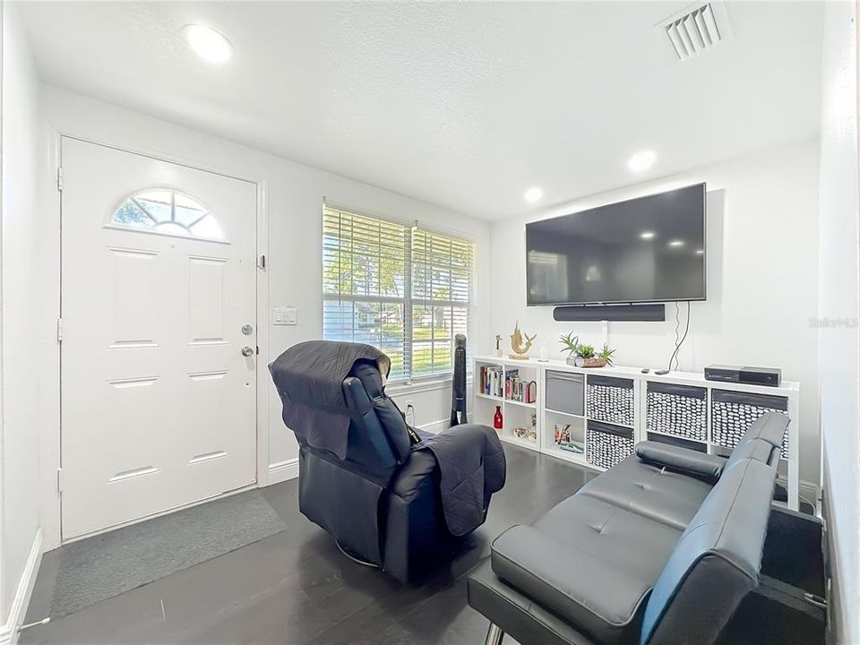 待售: $250,000 (2 贝兹, 2 浴室, 864 平方英尺)