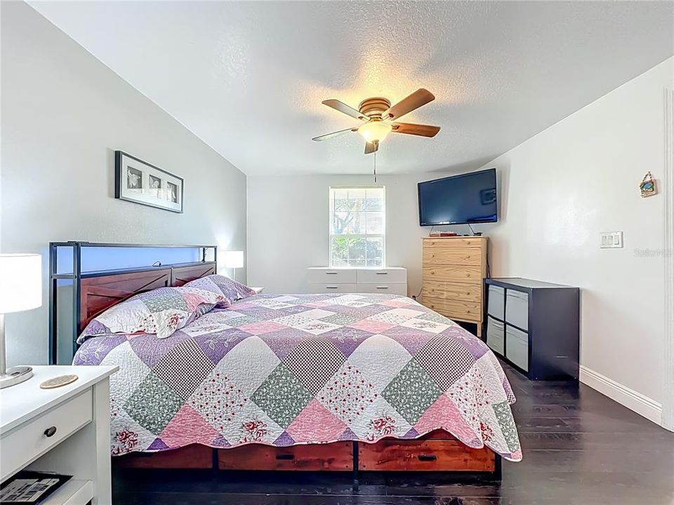 待售: $250,000 (2 贝兹, 2 浴室, 864 平方英尺)