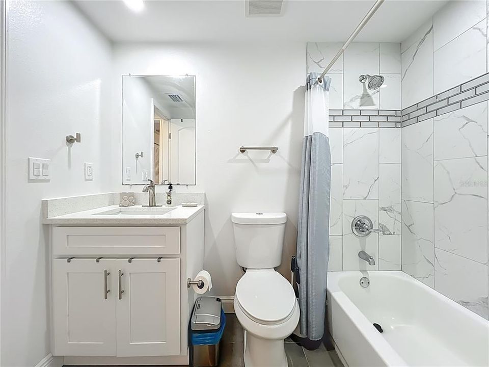 待售: $250,000 (2 贝兹, 2 浴室, 864 平方英尺)