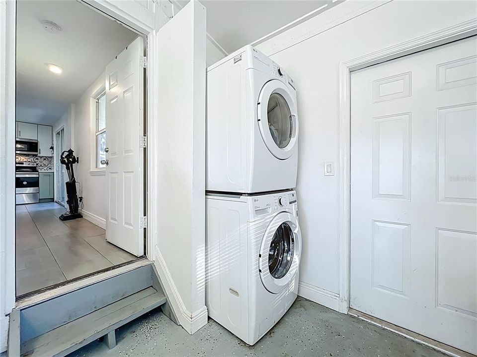 待售: $250,000 (2 贝兹, 2 浴室, 864 平方英尺)