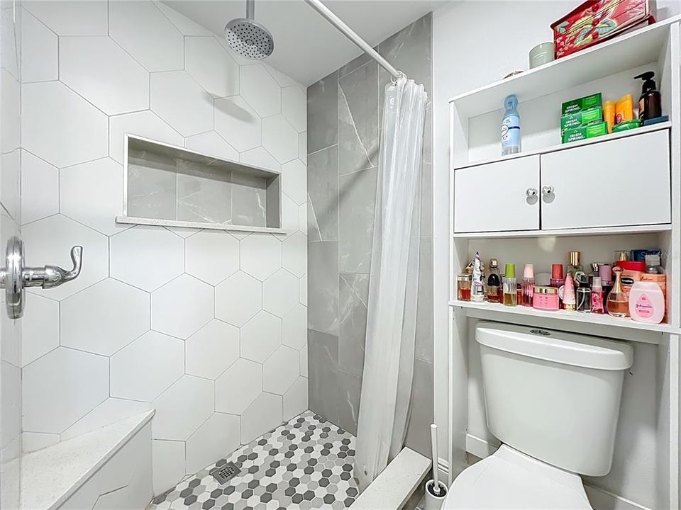 待售: $250,000 (2 贝兹, 2 浴室, 864 平方英尺)