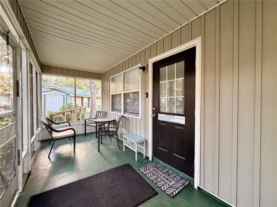 For Sale: $187,500 (2 beds, 1 baths, 672 Square Feet)