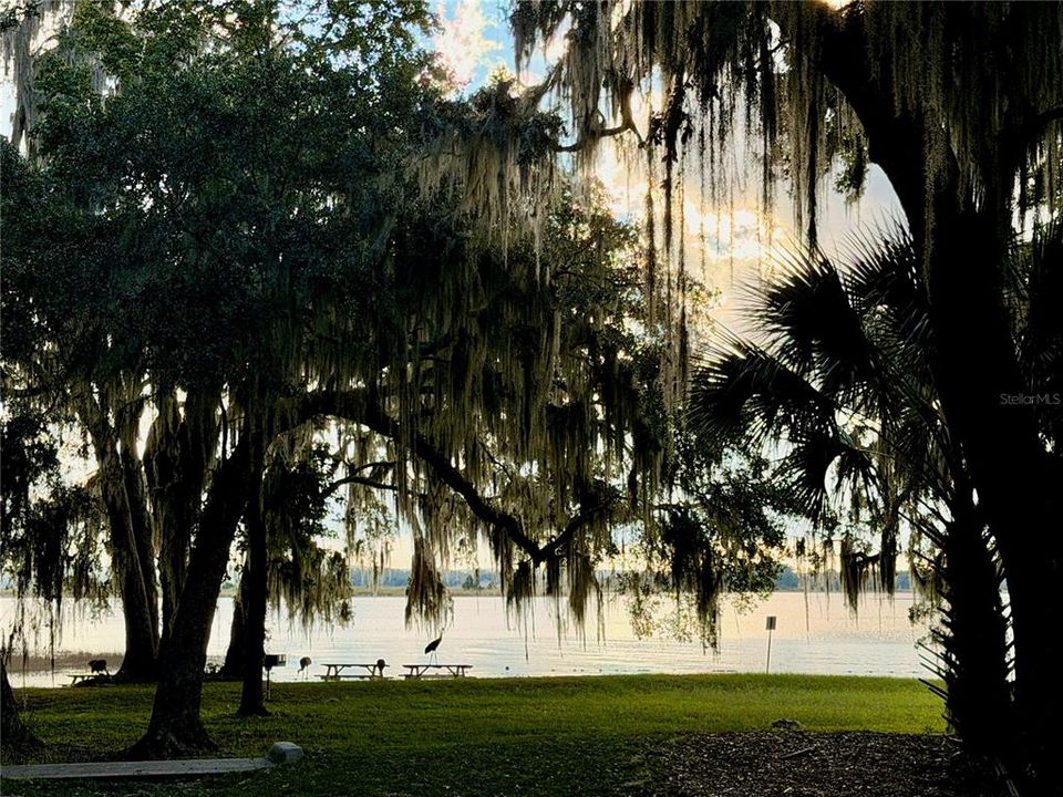 For Sale: $187,500 (2 beds, 1 baths, 672 Square Feet)