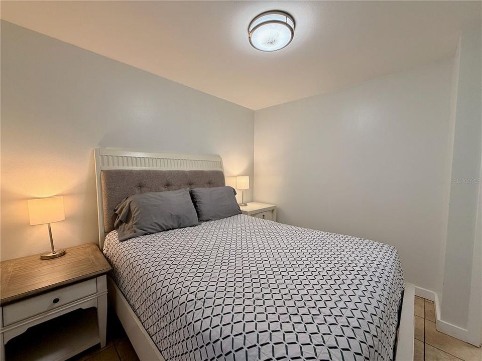 For Sale: $187,500 (2 beds, 1 baths, 672 Square Feet)