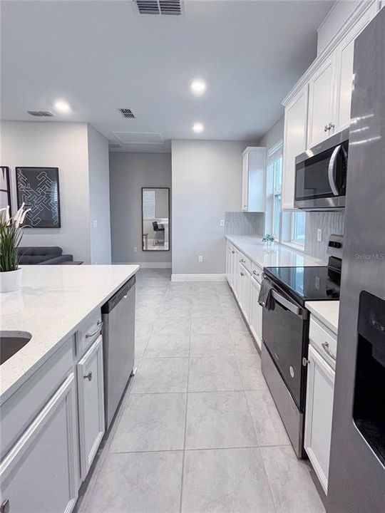 出租: $1,599 (1 贝兹, 1 浴室, 700 平方英尺)