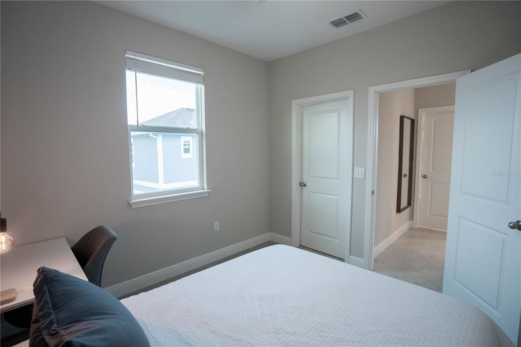 出租: $1,599 (1 贝兹, 1 浴室, 700 平方英尺)