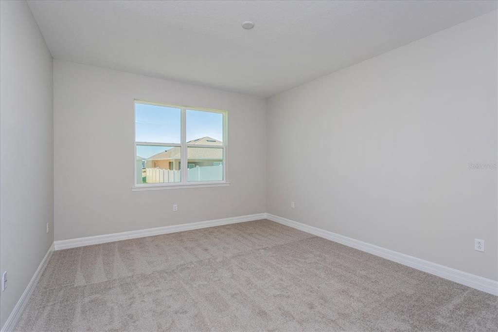 Под контрактом: $337,990 (4 спален, 2 ванн, 1938 Квадратных фут)