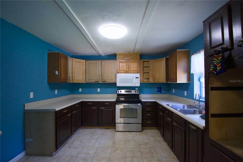 На продажу: $300,000 (3 спален, 2 ванн, 1480 Квадратных фут)