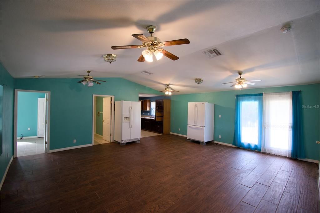 На продажу: $300,000 (3 спален, 2 ванн, 1480 Квадратных фут)