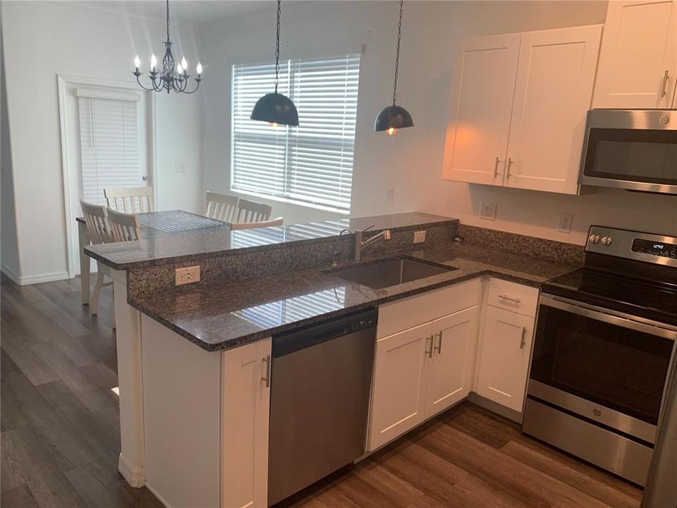 На продажу: $255,000 (3 спален, 2 ванн, 1787 Квадратных фут)