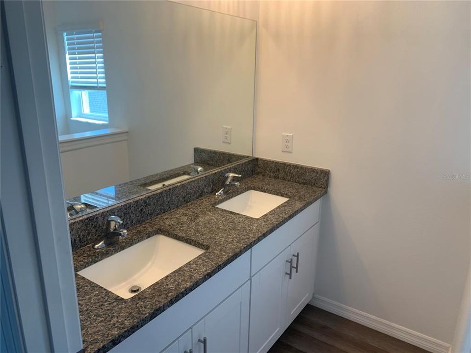 На продажу: $255,000 (3 спален, 2 ванн, 1787 Квадратных фут)