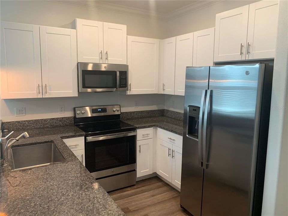 На продажу: $255,000 (3 спален, 2 ванн, 1787 Квадратных фут)