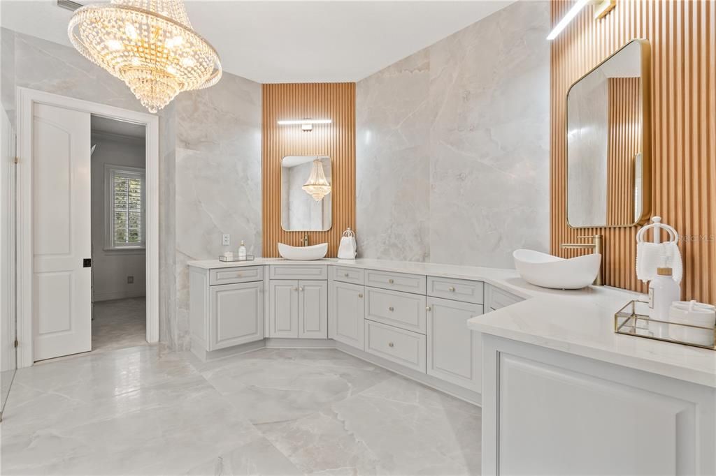 For Sale: $2,550,000 (6 beds, 6 baths, 5805 Square Feet)