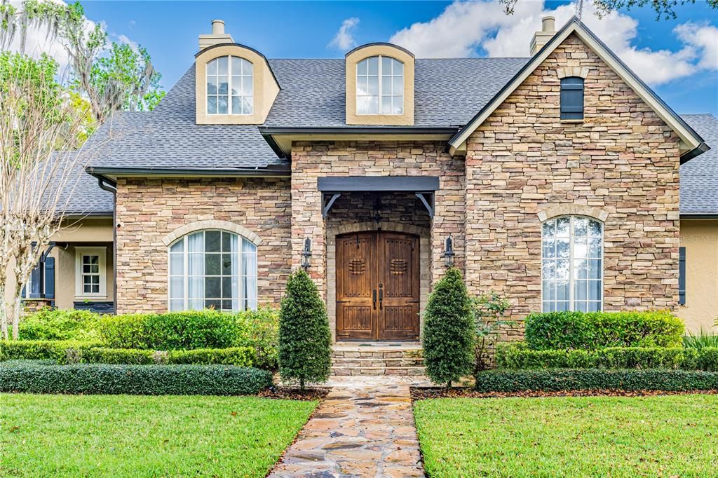 For Sale: $2,550,000 (6 beds, 6 baths, 5805 Square Feet)