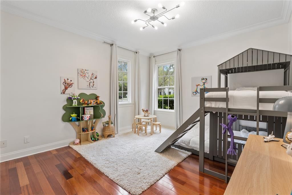 For Sale: $2,550,000 (6 beds, 6 baths, 5805 Square Feet)