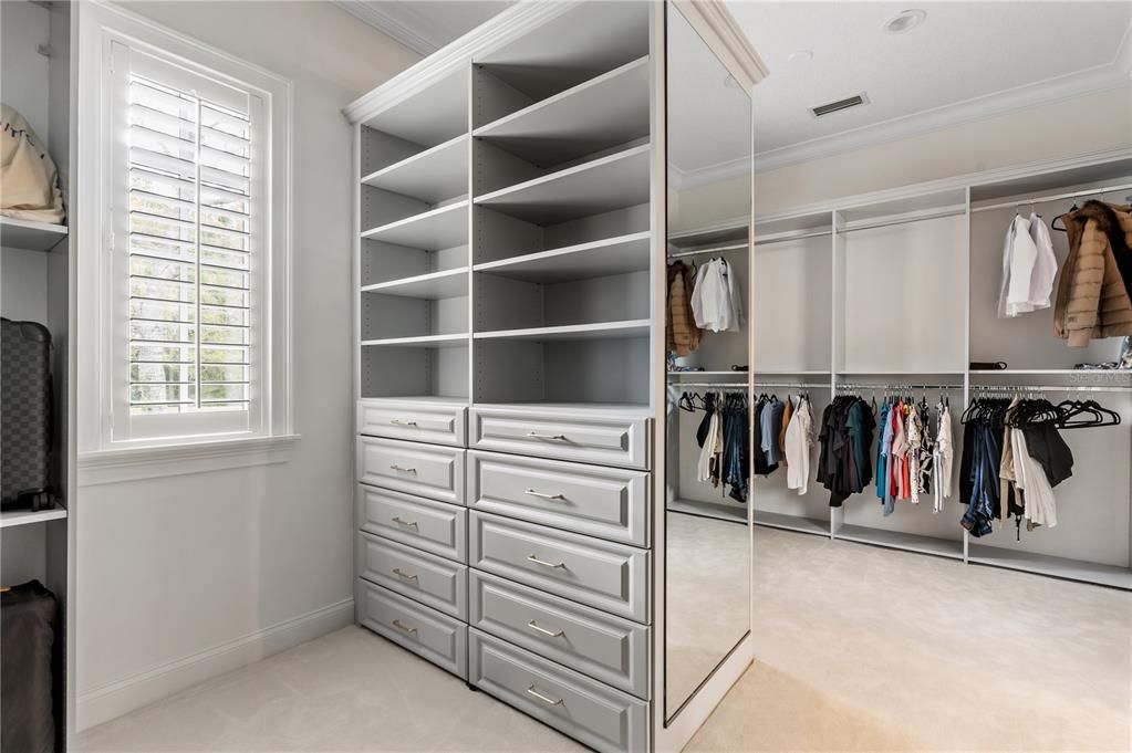 For Sale: $2,550,000 (6 beds, 6 baths, 5805 Square Feet)