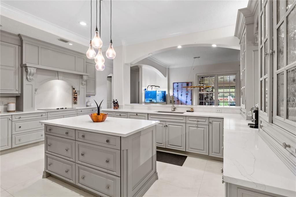 For Sale: $2,550,000 (6 beds, 6 baths, 5805 Square Feet)