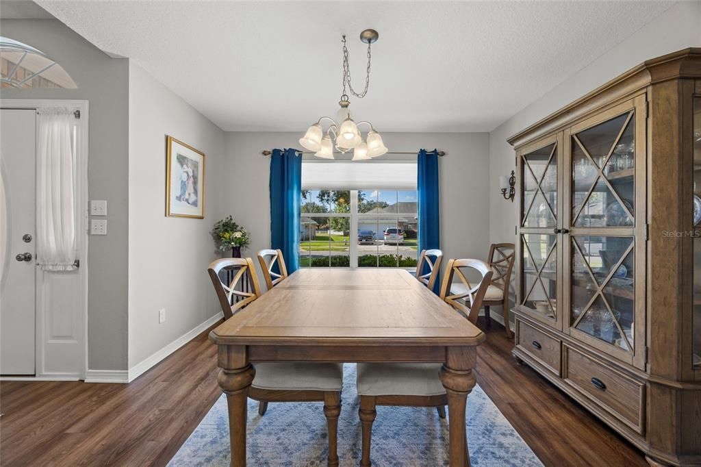 For Sale: $409,900 (4 beds, 3 baths, 2400 Square Feet)