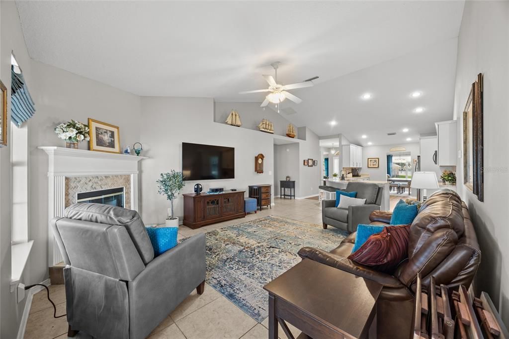 For Sale: $409,900 (4 beds, 3 baths, 2400 Square Feet)