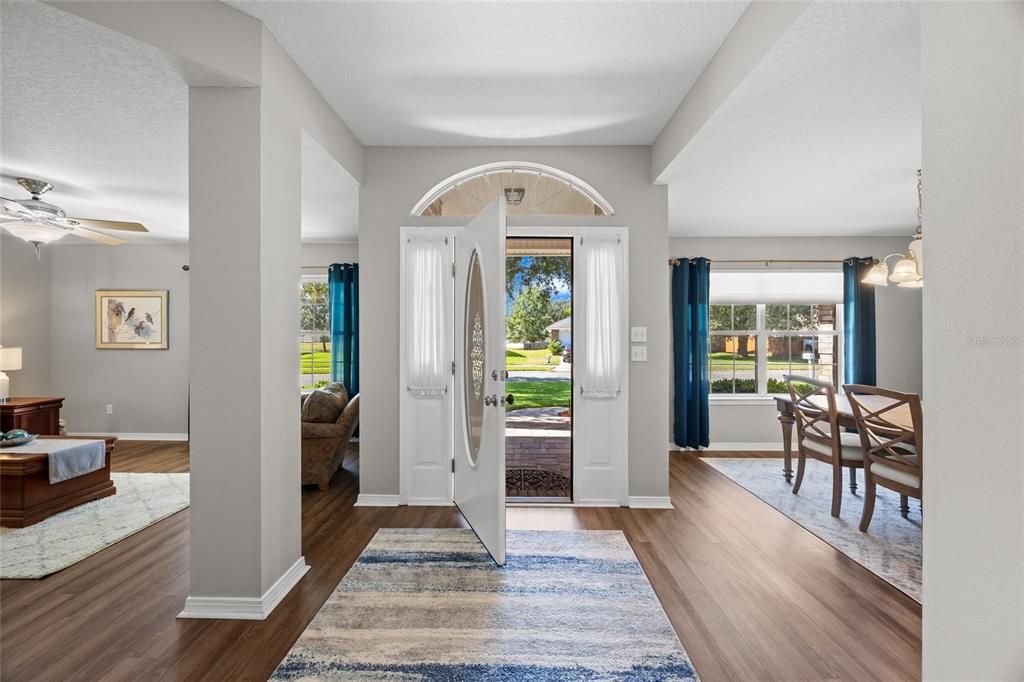 For Sale: $409,900 (4 beds, 3 baths, 2400 Square Feet)