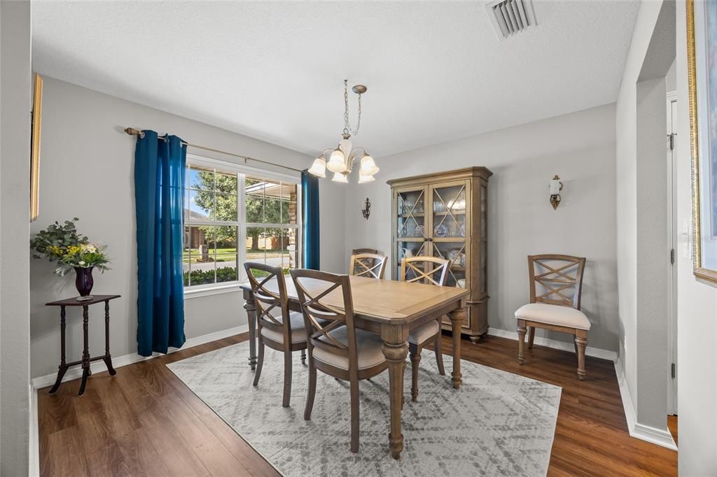 For Sale: $409,900 (4 beds, 3 baths, 2400 Square Feet)