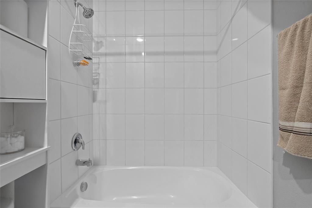 Active With Contract: $365,000 (3 beds, 2 baths, 2024 Square Feet)