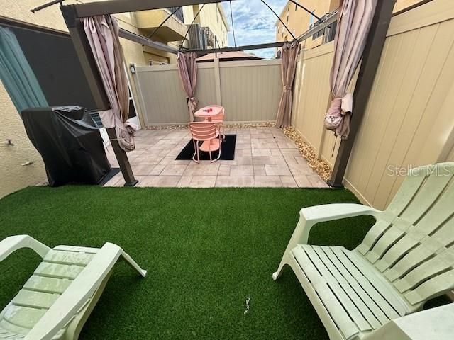 For Rent: $2,000 (3 beds, 2 baths, 1652 Square Feet)