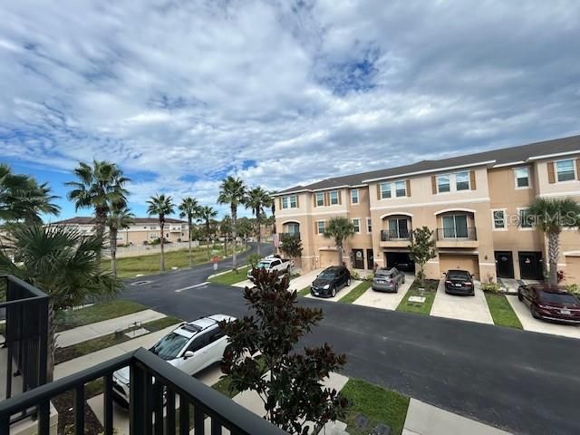 For Rent: $2,000 (3 beds, 2 baths, 1652 Square Feet)