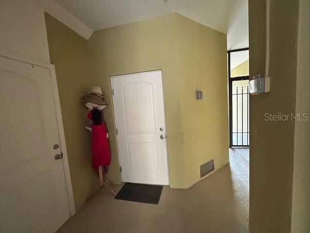 For Rent: $2,000 (3 beds, 2 baths, 1652 Square Feet)