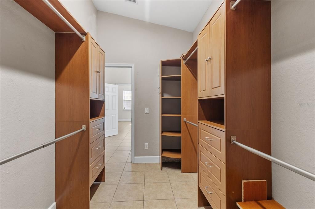 Active With Contract: $450,000 (3 beds, 2 baths, 1992 Square Feet)