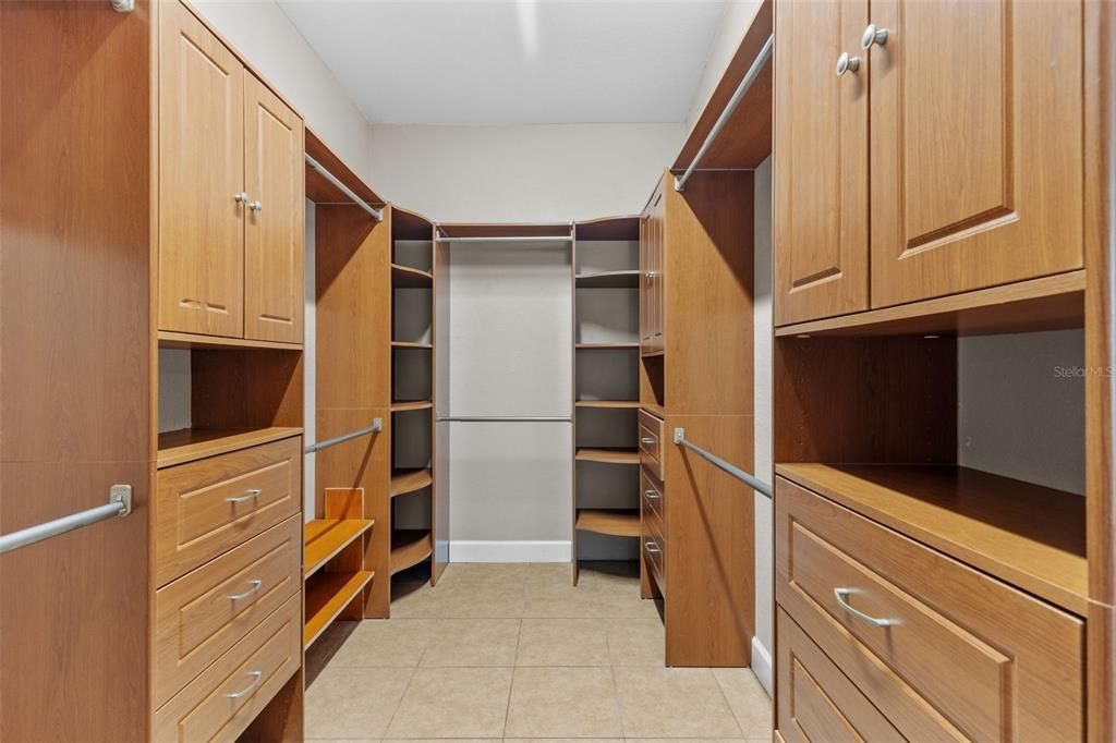 Active With Contract: $450,000 (3 beds, 2 baths, 1992 Square Feet)