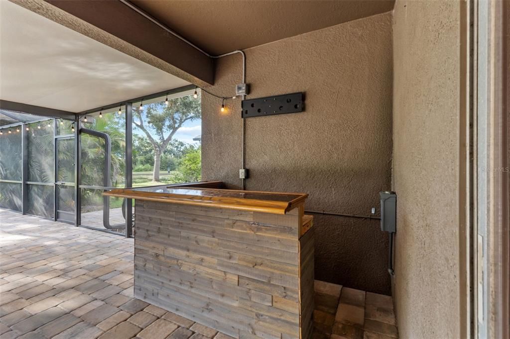 Active With Contract: $450,000 (3 beds, 2 baths, 1992 Square Feet)