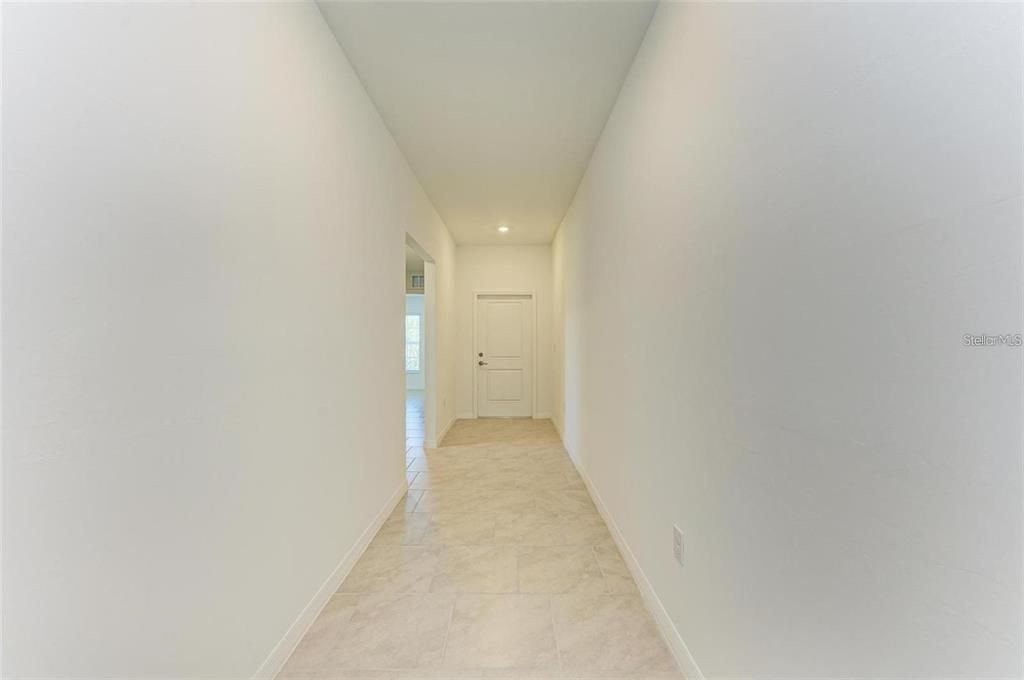 For Rent: $2,200 (4 beds, 2 baths, 1941 Square Feet)