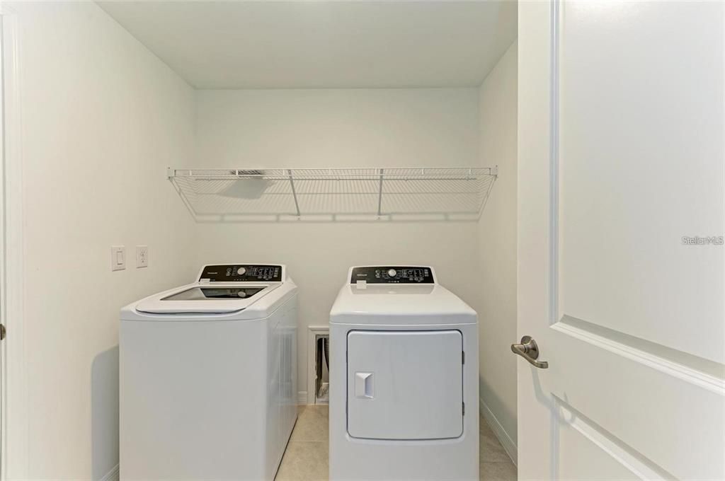 For Rent: $2,200 (4 beds, 2 baths, 1941 Square Feet)