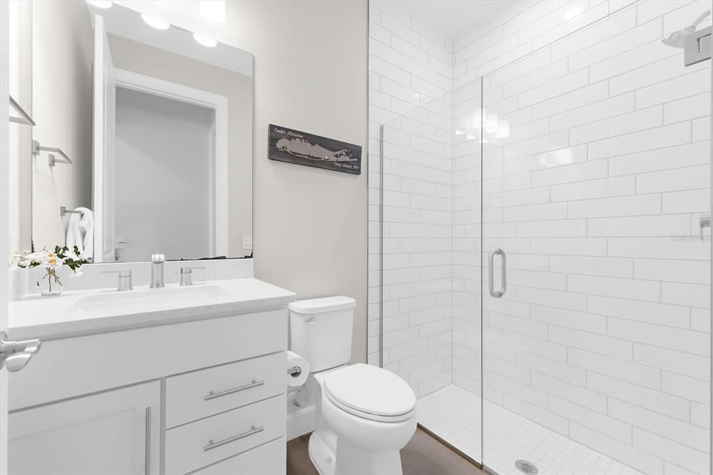 For Sale: $635,000 (5 beds, 3 baths, 2638 Square Feet)