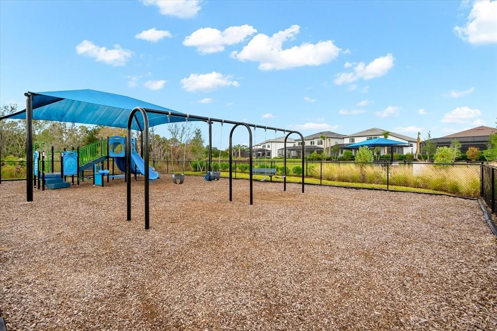 For Sale: $635,000 (5 beds, 3 baths, 2638 Square Feet)