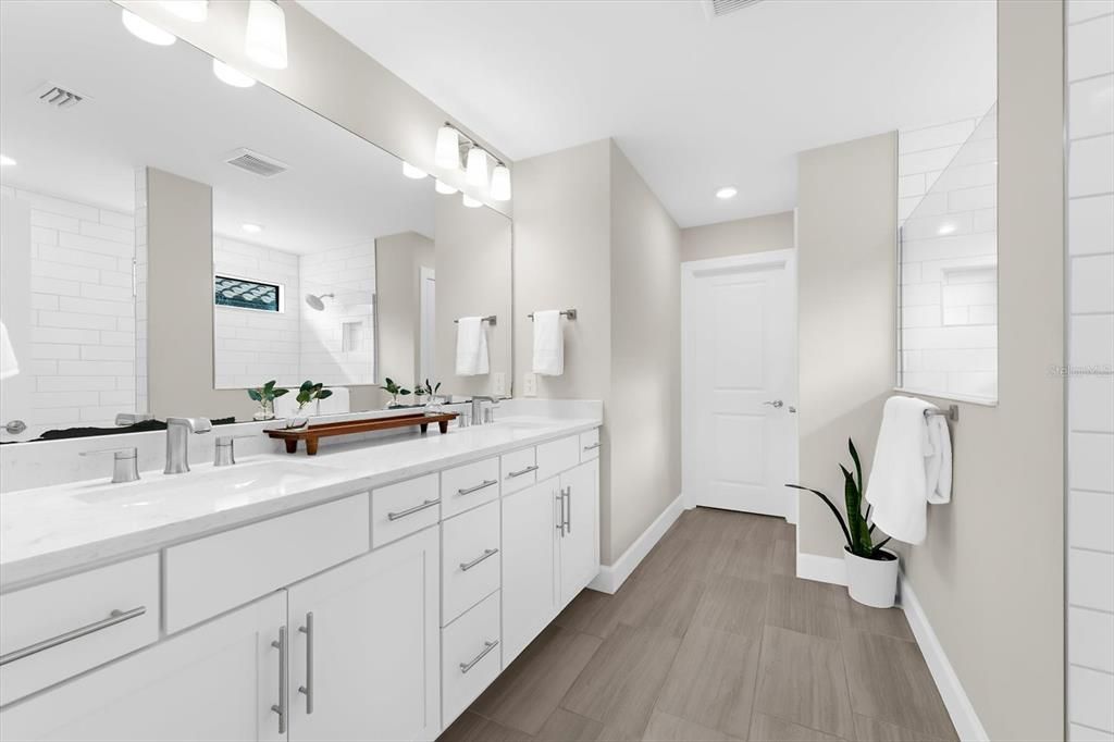 For Sale: $635,000 (5 beds, 3 baths, 2638 Square Feet)