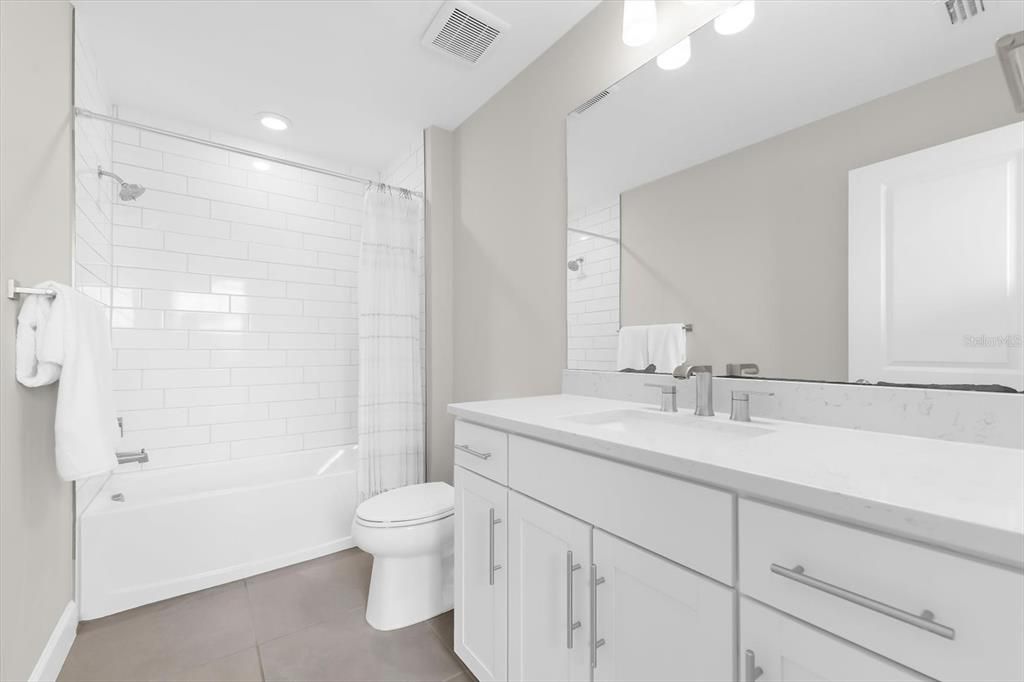 For Sale: $635,000 (5 beds, 3 baths, 2638 Square Feet)