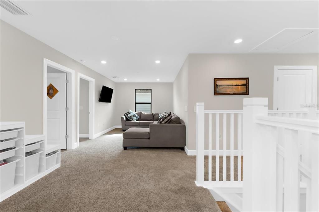 For Sale: $635,000 (5 beds, 3 baths, 2638 Square Feet)