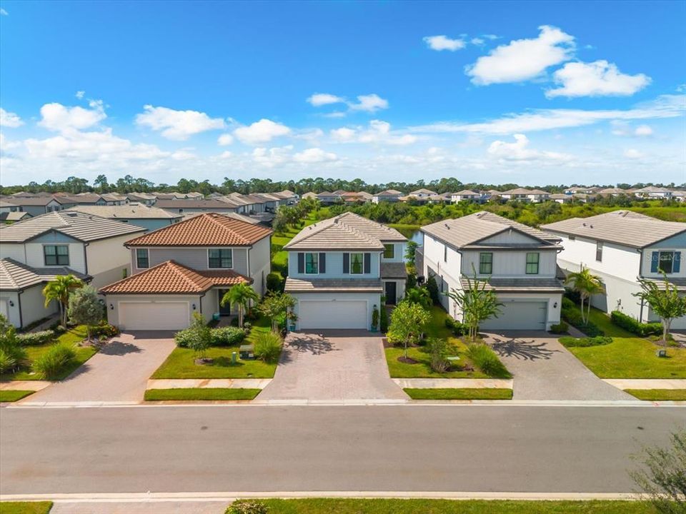 For Sale: $635,000 (5 beds, 3 baths, 2638 Square Feet)