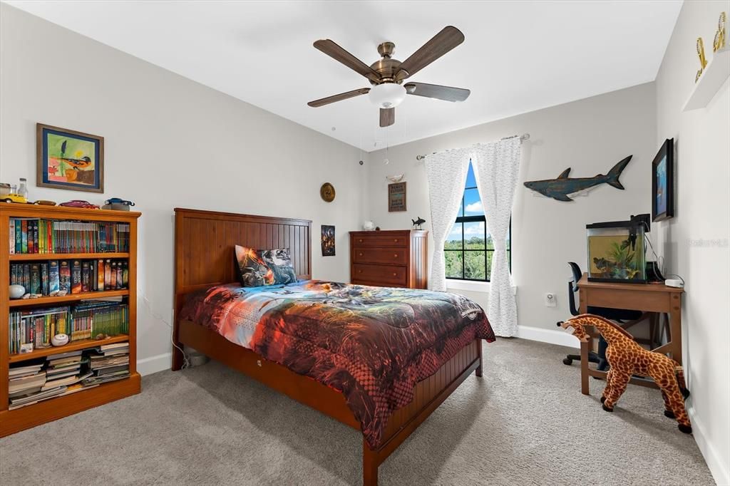 For Sale: $635,000 (5 beds, 3 baths, 2638 Square Feet)